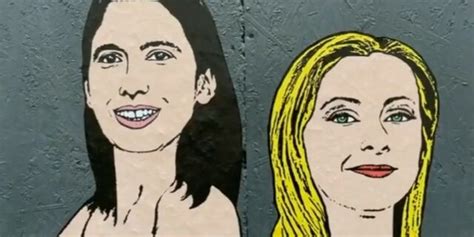 Schlein e Meloni nude e incinte nel murales a Milano